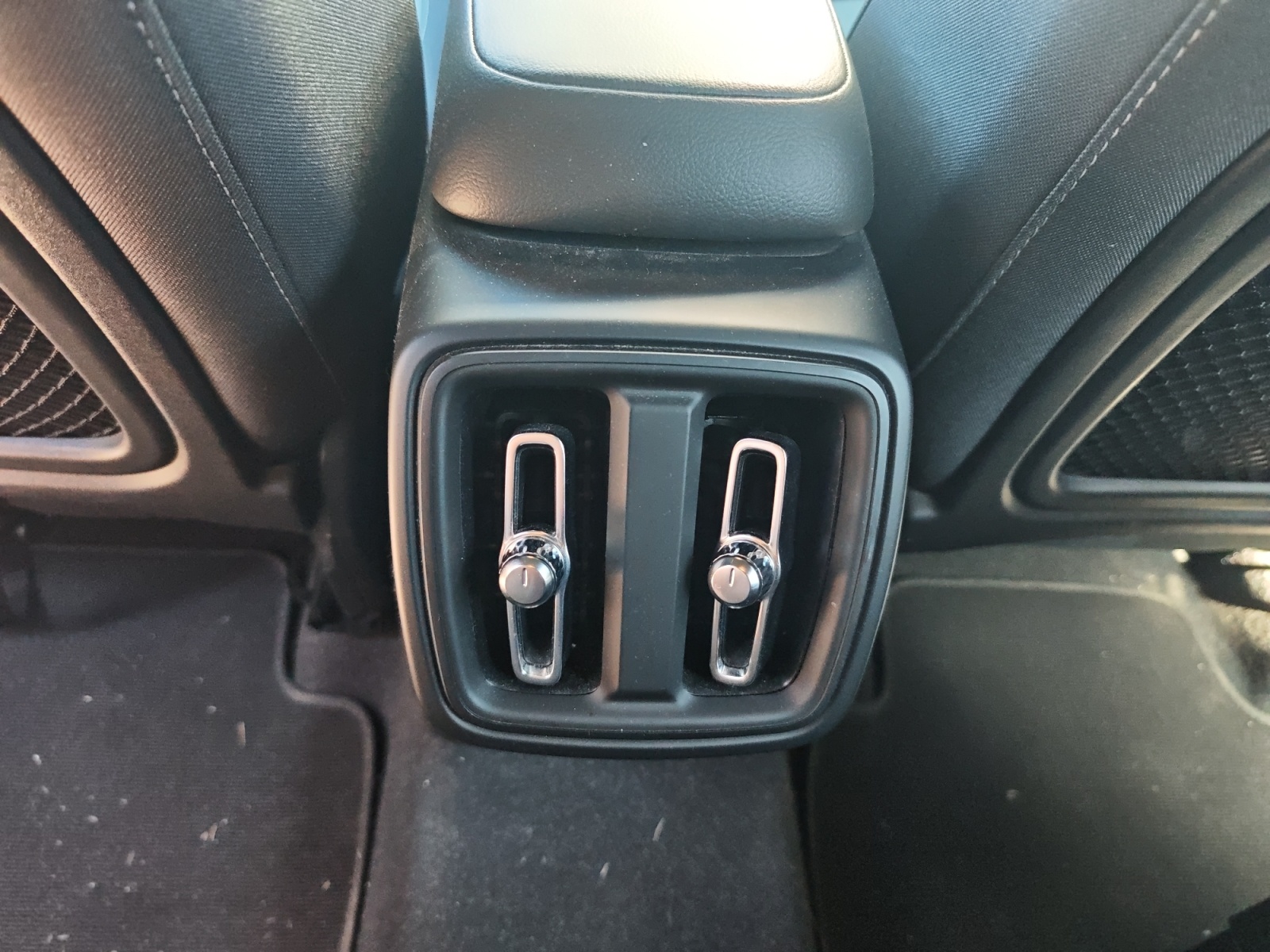 Volvo Xc40 27