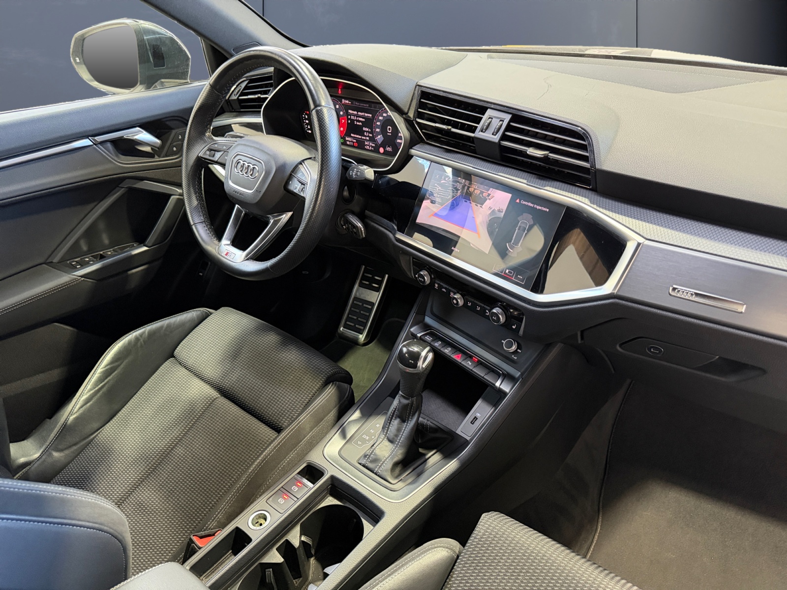 Audi Q3 12