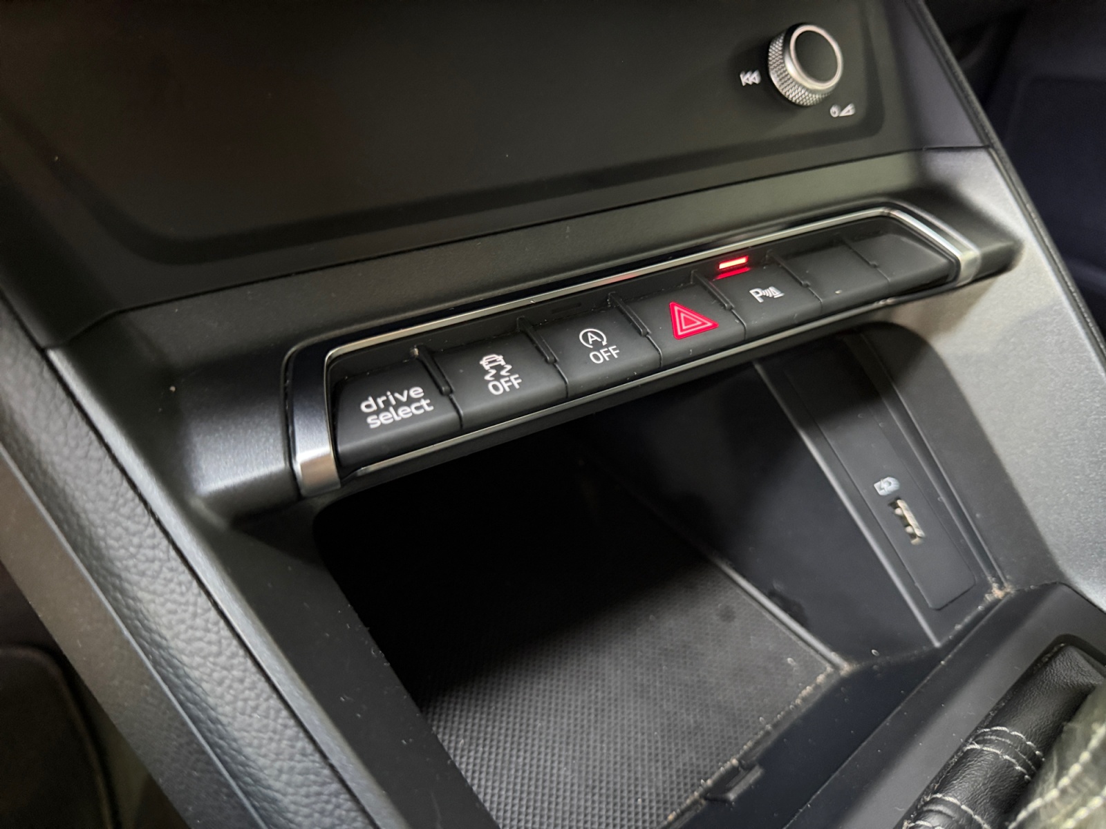 Audi Q3 25