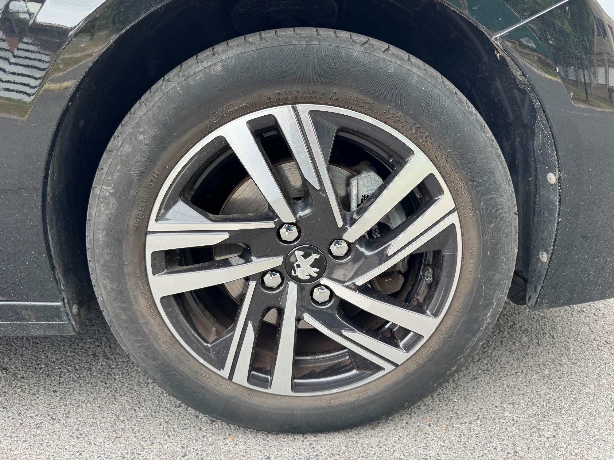 Peugeot 208 37