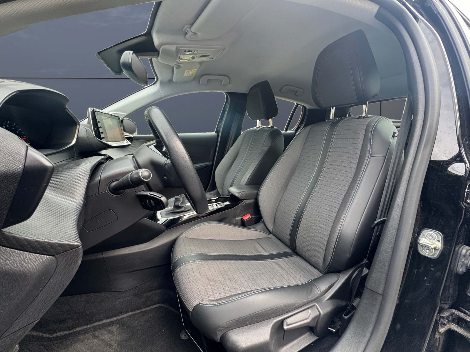 Peugeot 208 9
