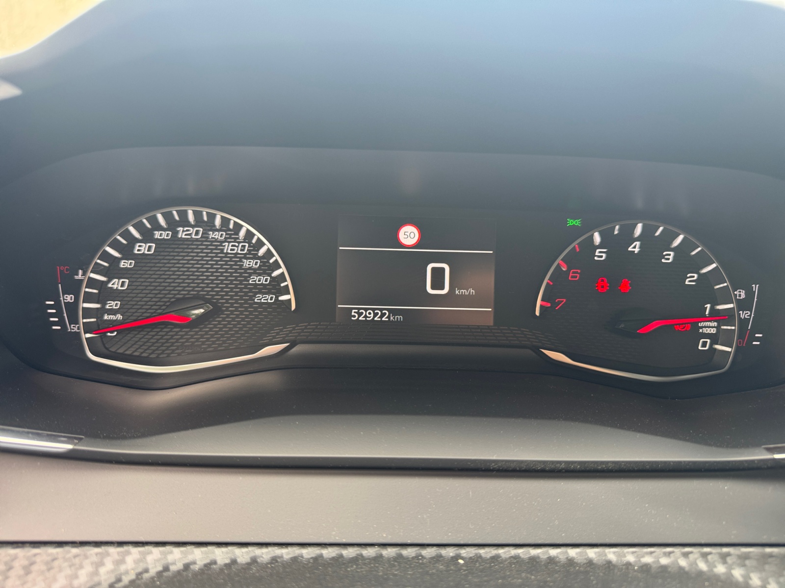 Peugeot 208 16