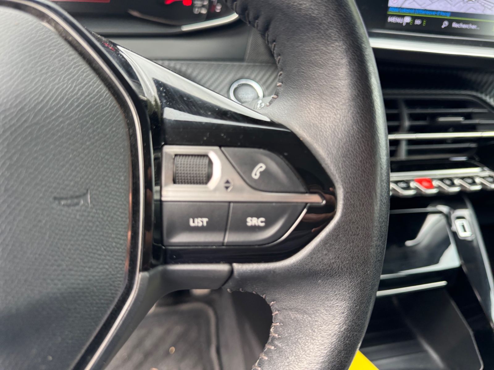 Peugeot 208 21