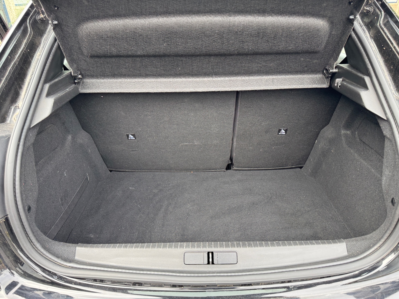 Peugeot 208 33