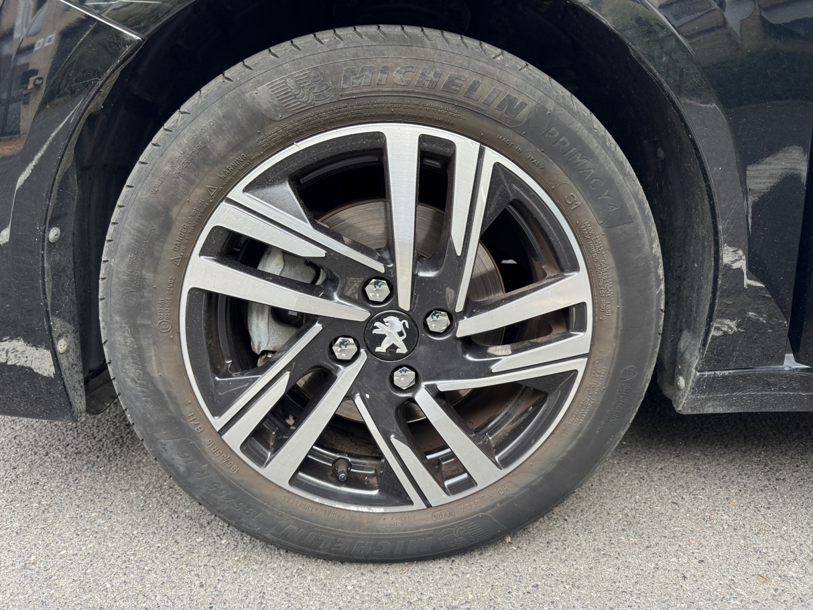 Peugeot 208 35