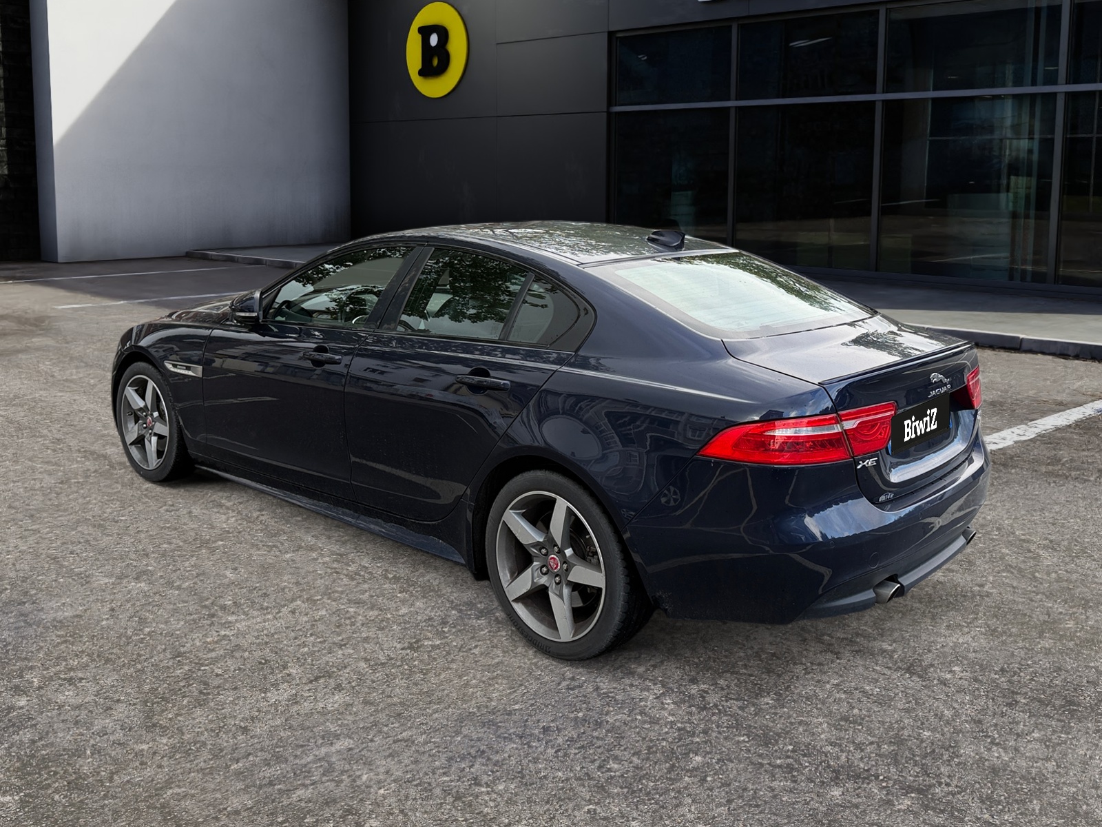 Jaguar Xe 2