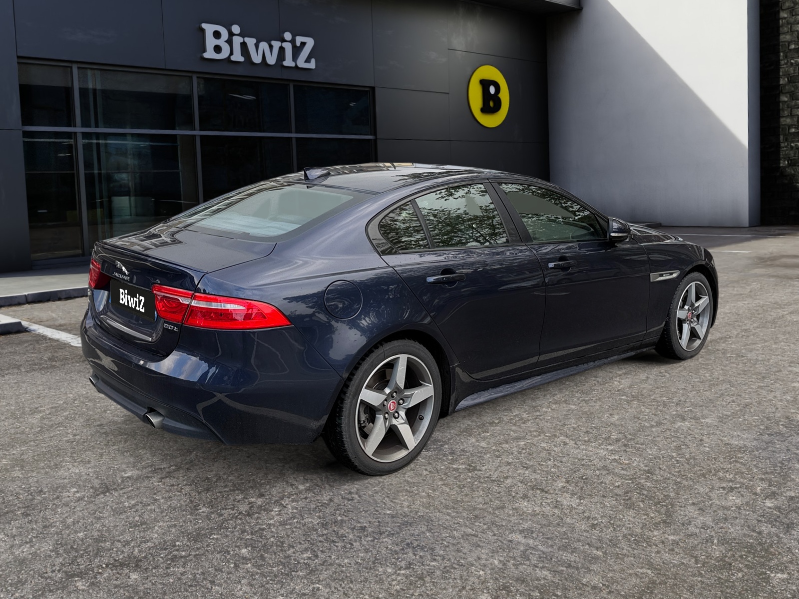 Jaguar Xe 4
