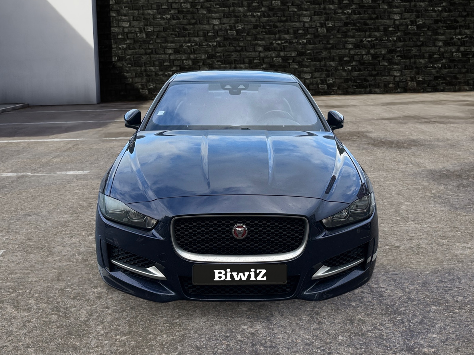 Jaguar Xe 7