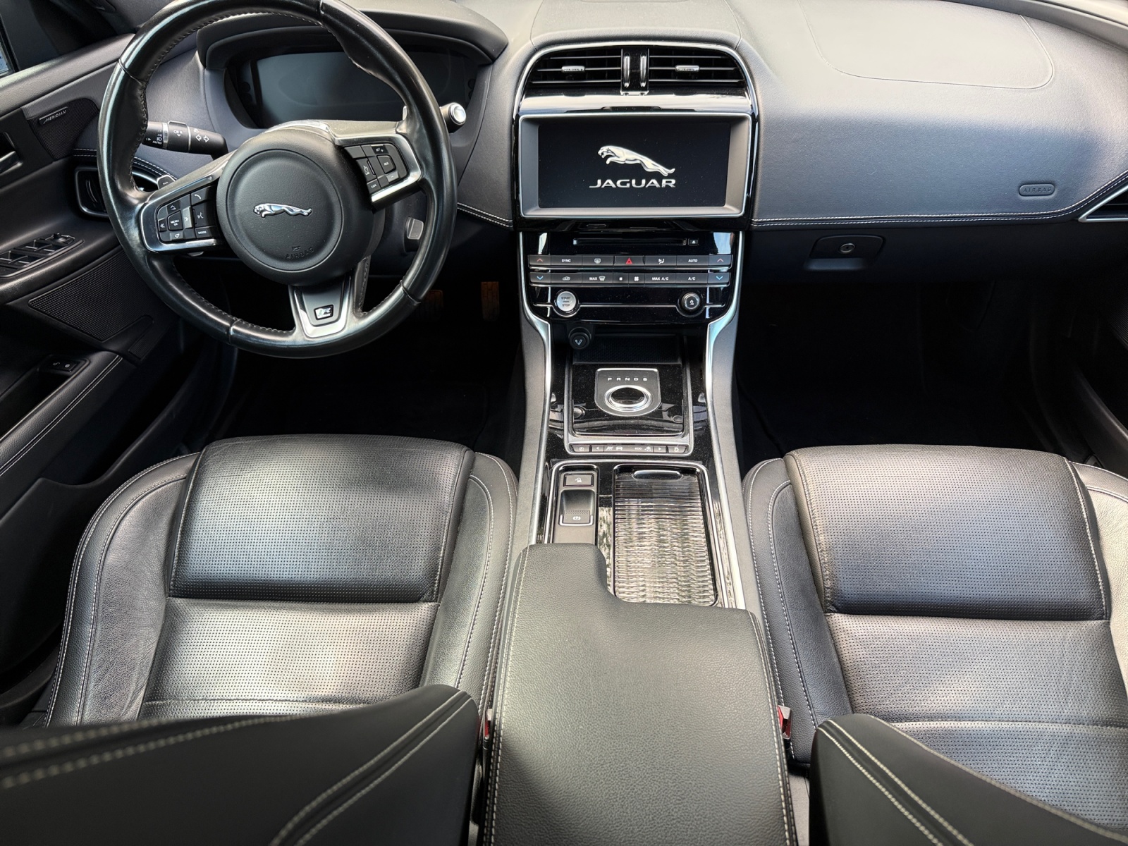 Jaguar Xe 14