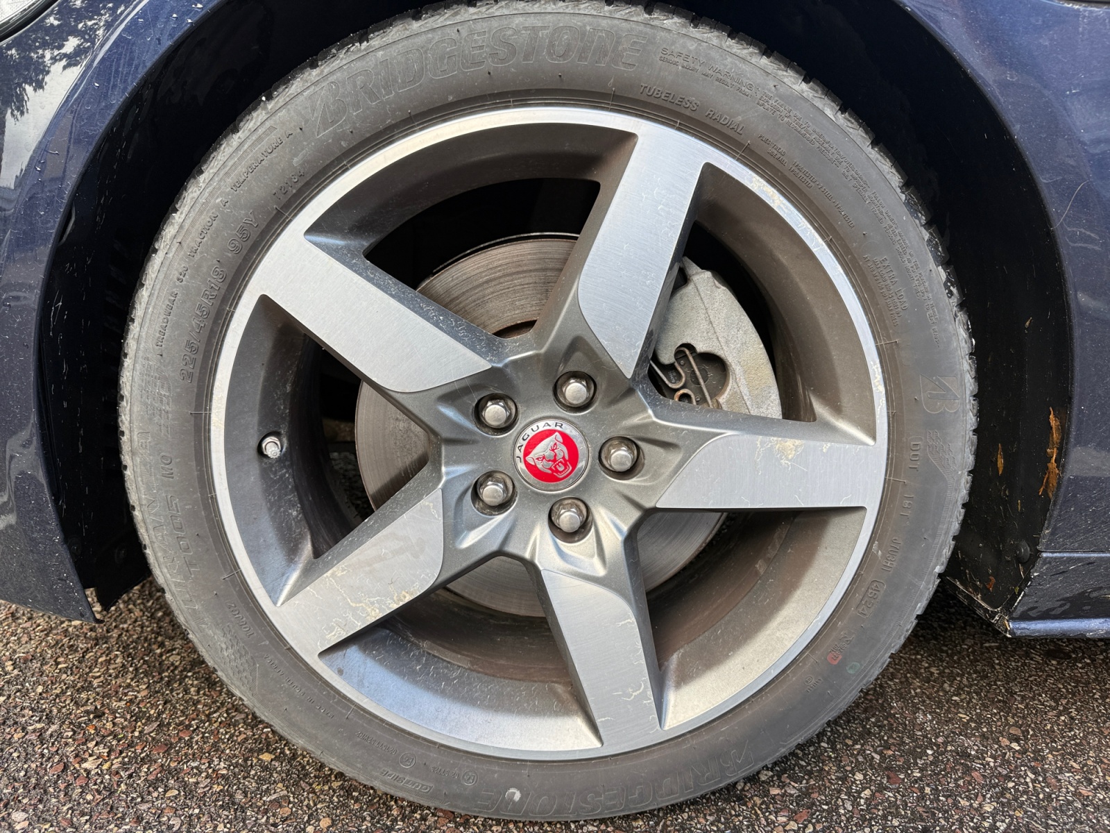 Jaguar Xe 21