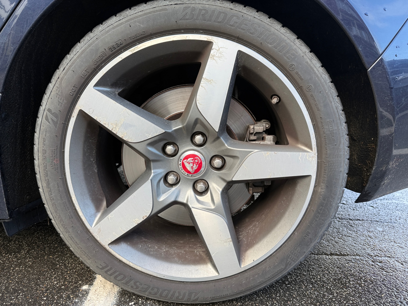 Jaguar Xe 22