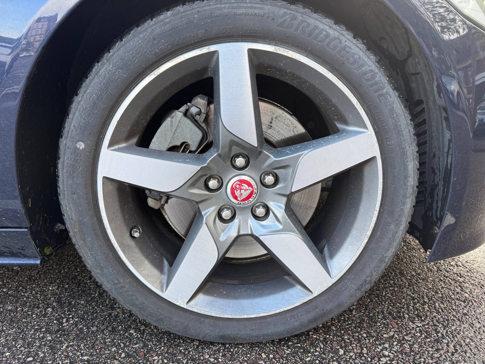 Jaguar Xe 24