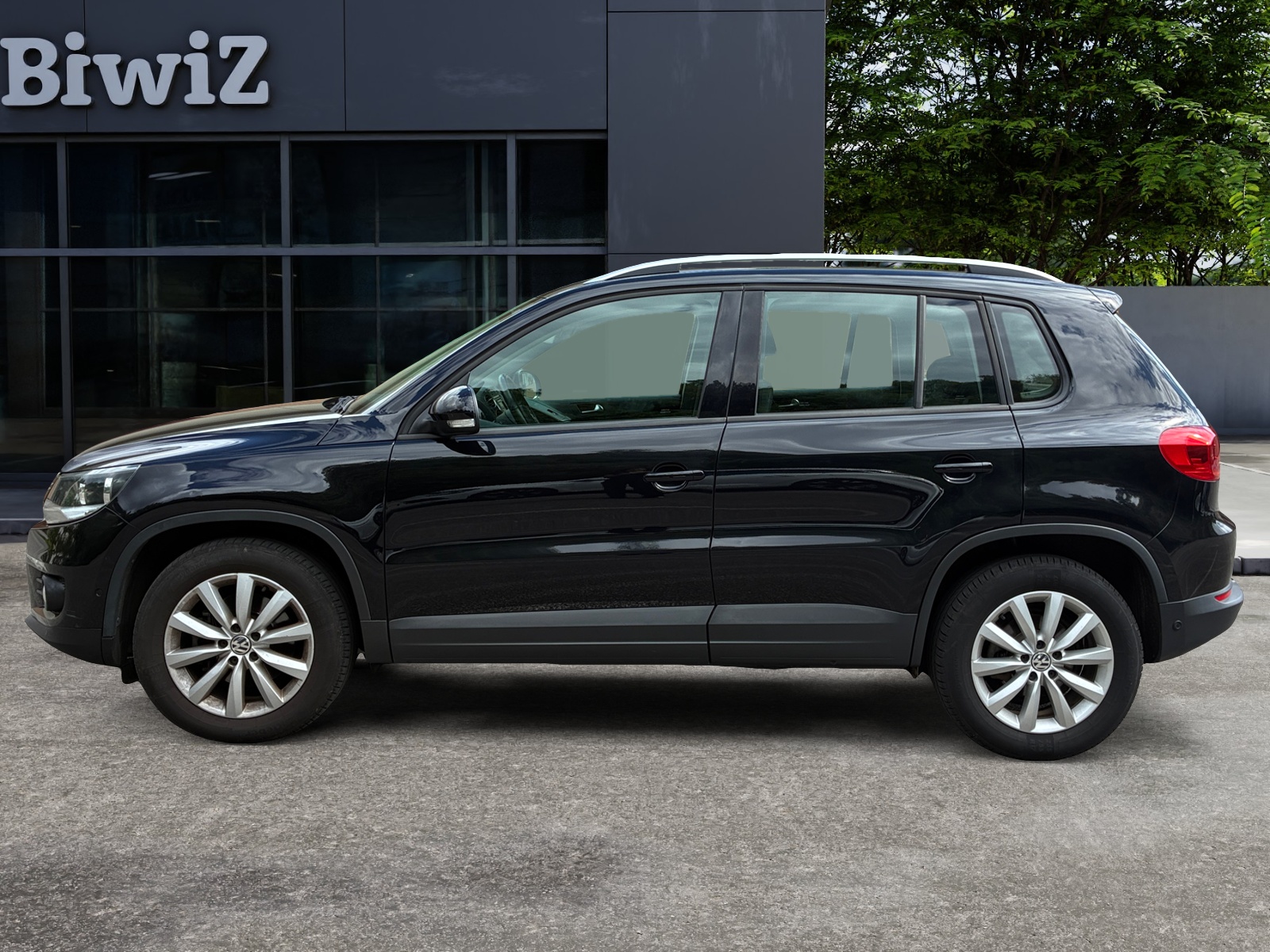 Volkswagen Tiguan 1