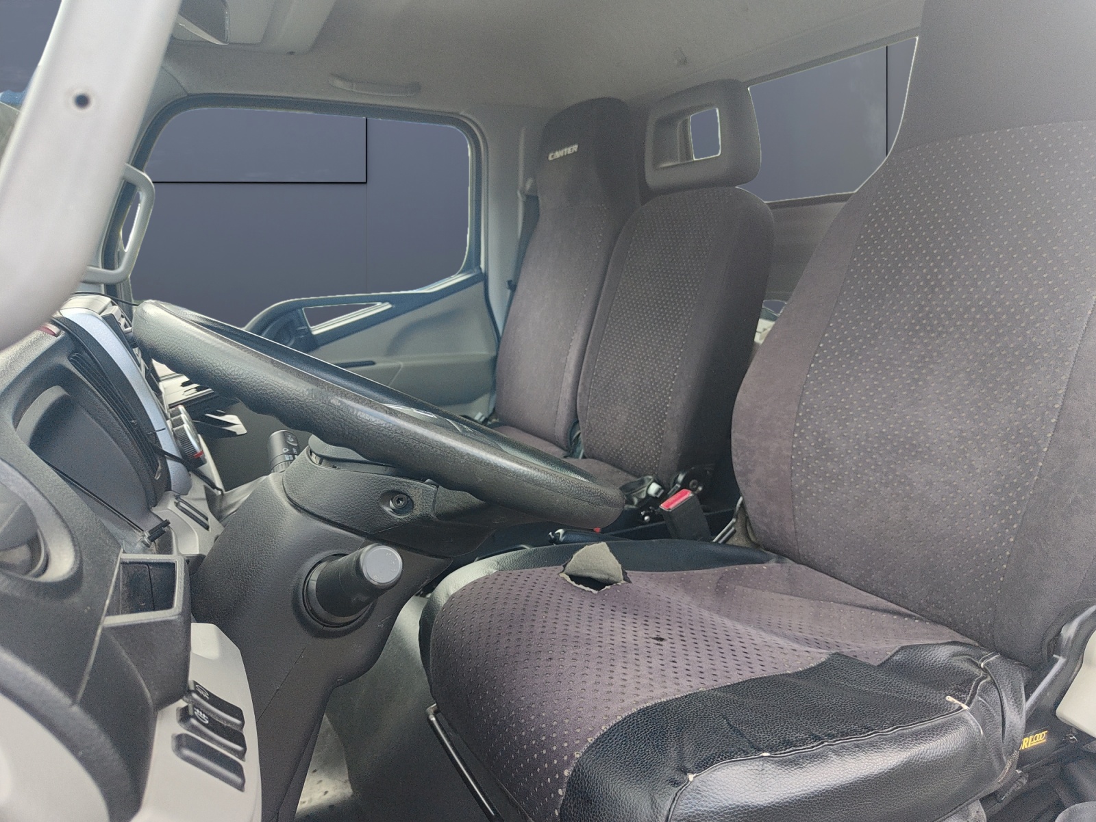 Mitsubishi Canter 9