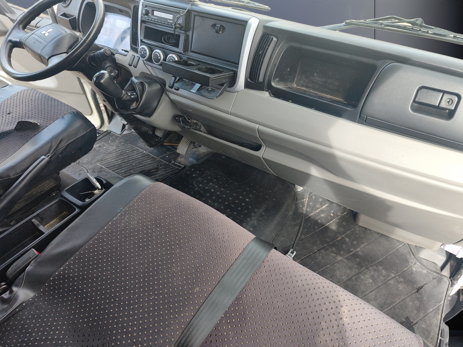 Mitsubishi Canter 12