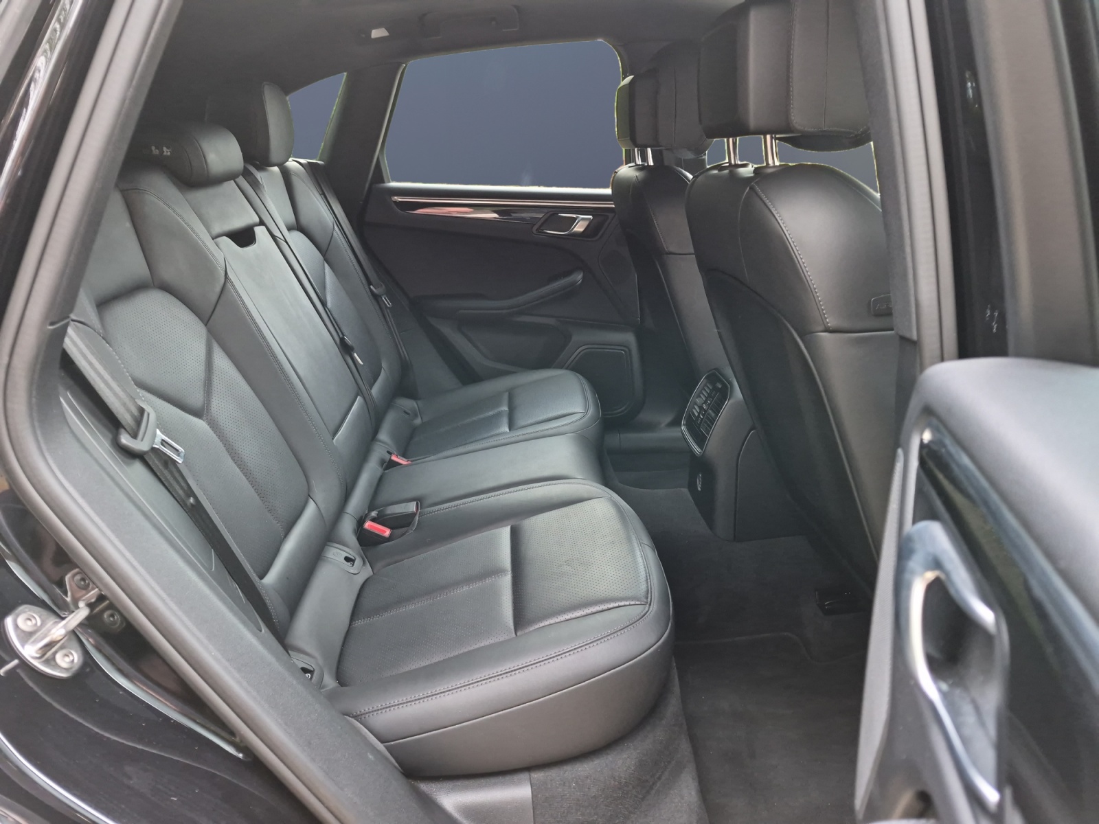 Porsche Macan 28