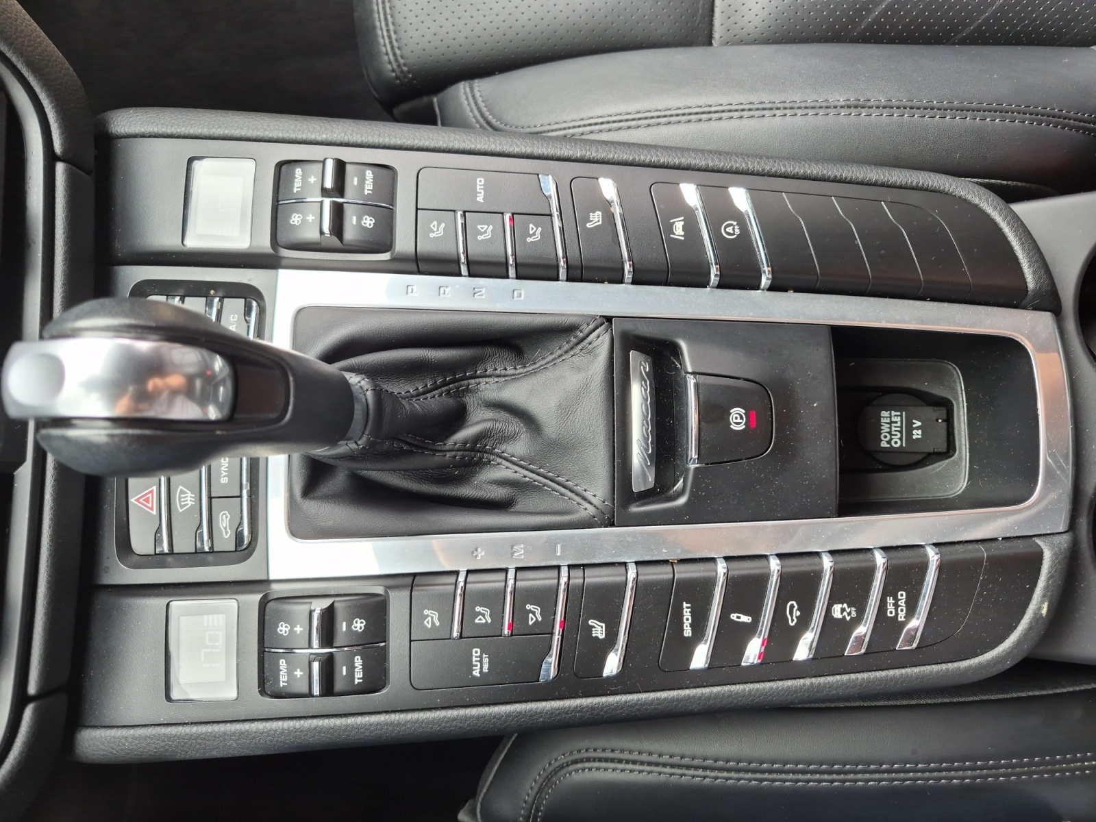 Porsche Macan 14
