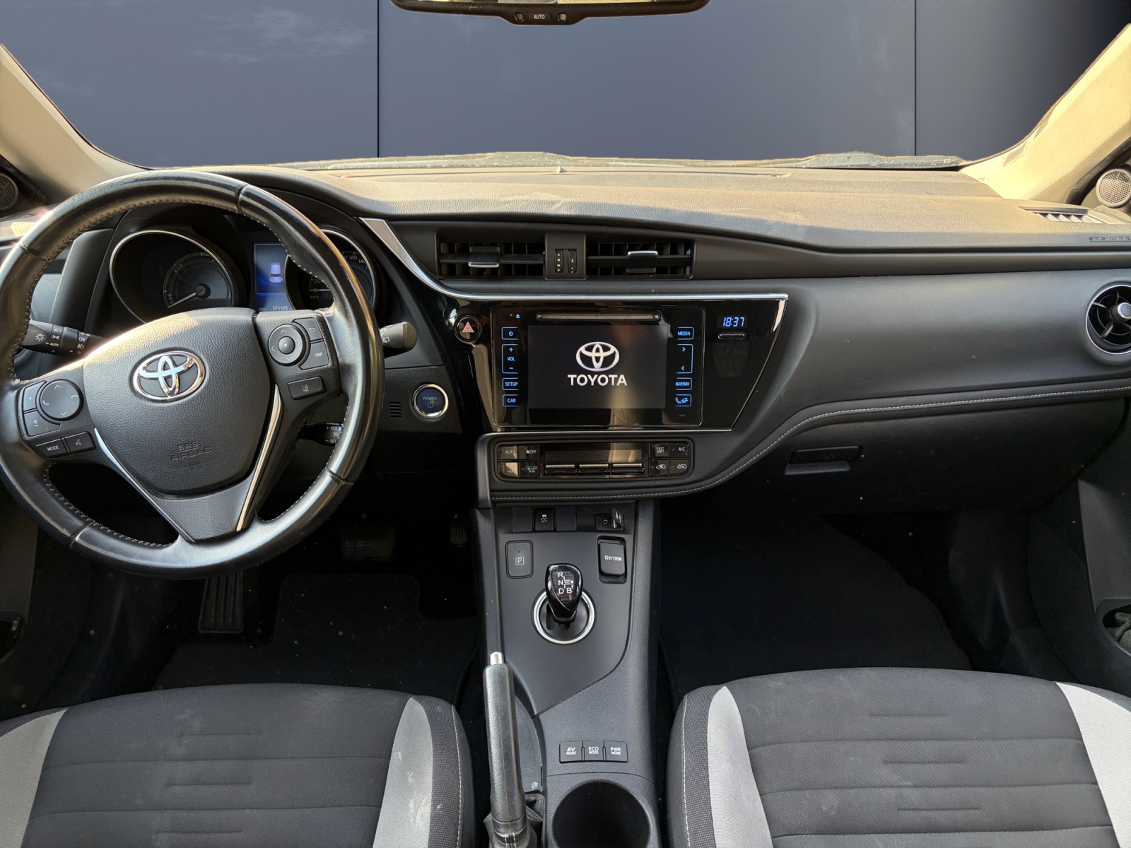 Toyota Auris 14