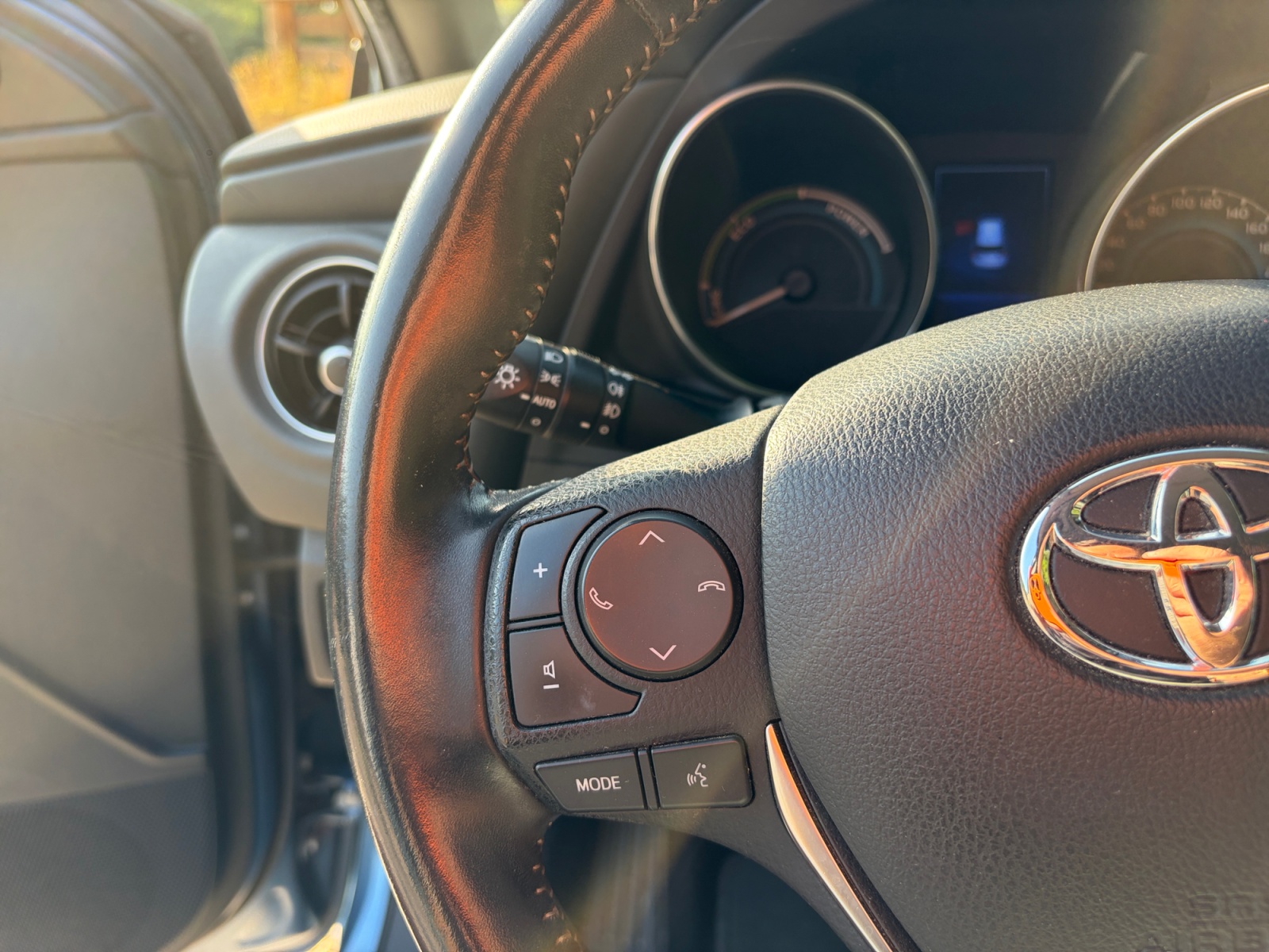 Toyota Auris 25