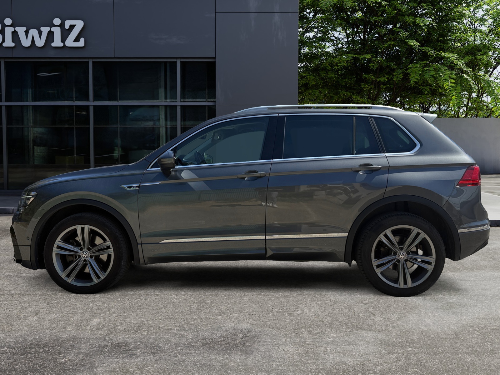 Volkswagen Tiguan 1