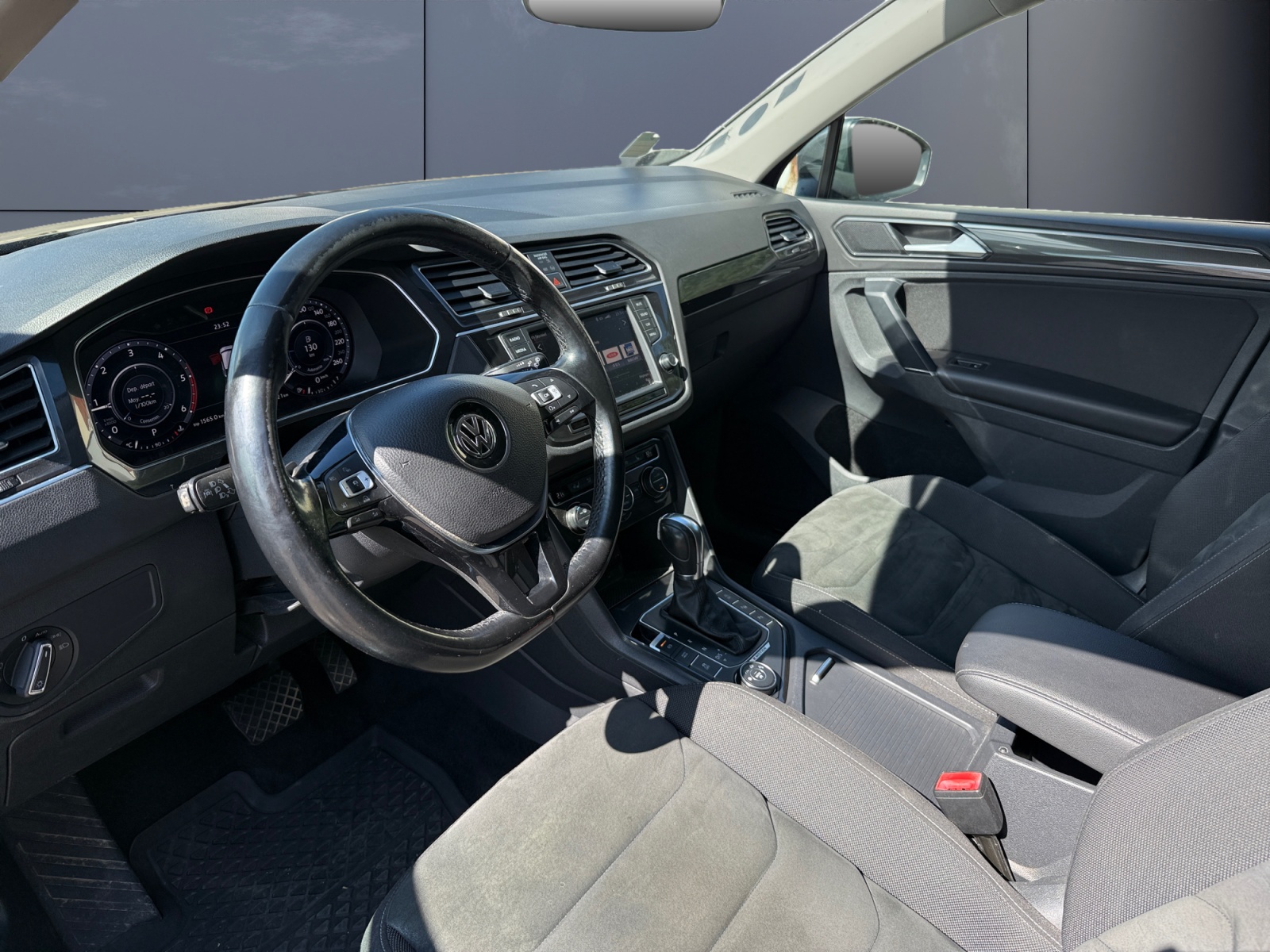 Volkswagen Tiguan 9