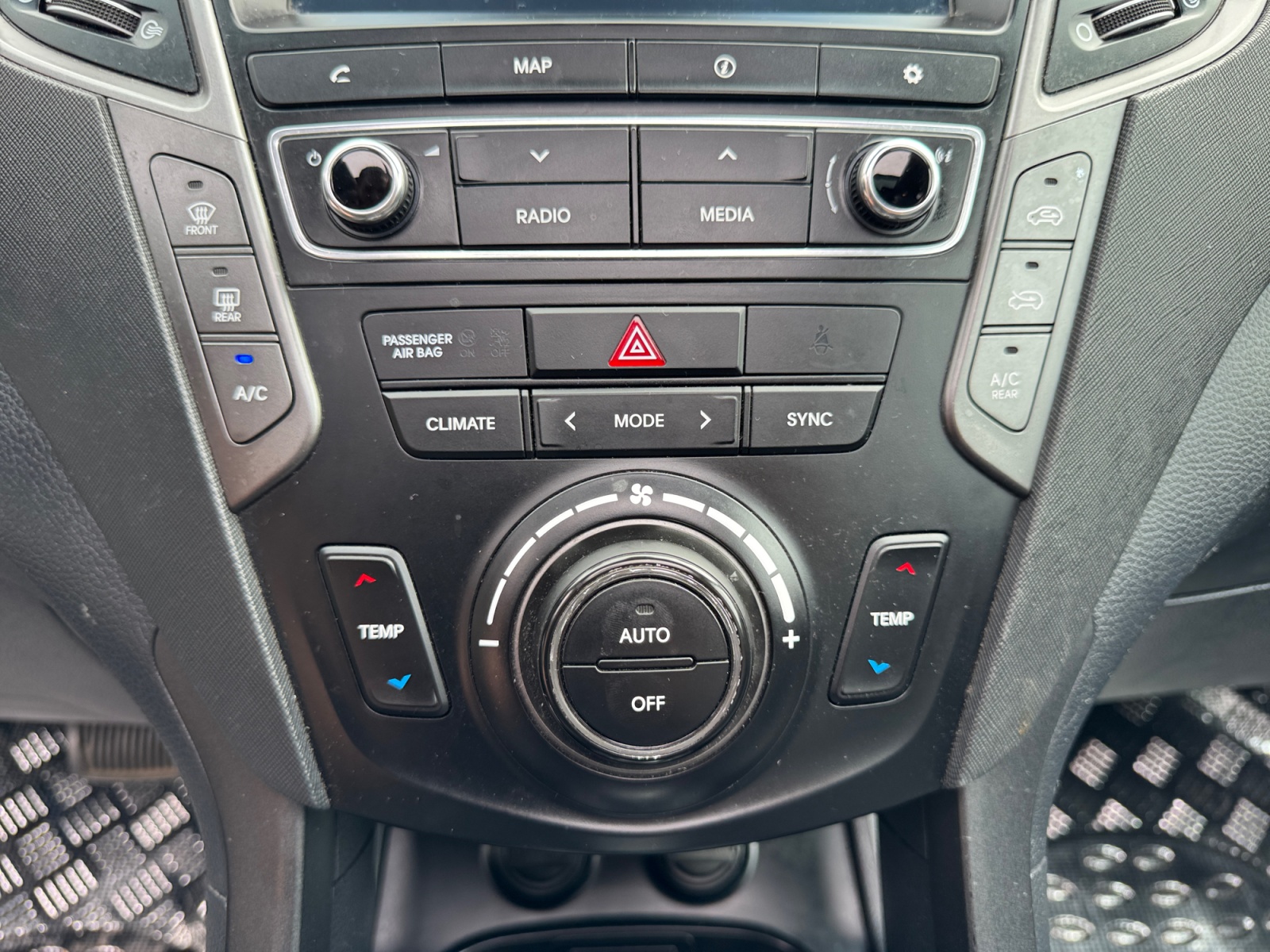 Hyundai Santa Fe 29