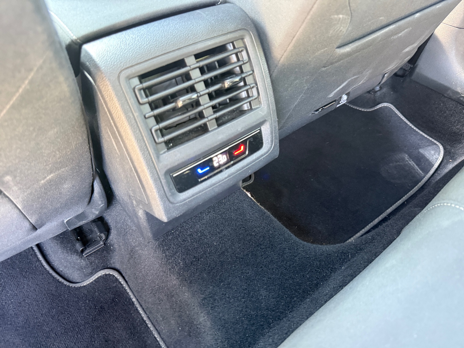 Volkswagen Golf 30