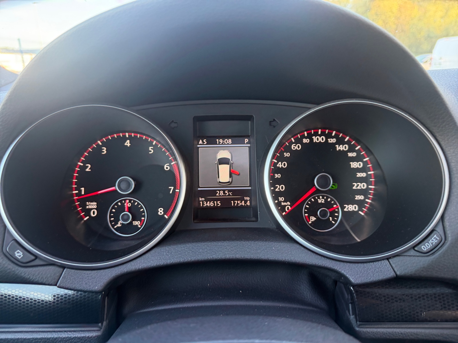 Volkswagen Golf 16