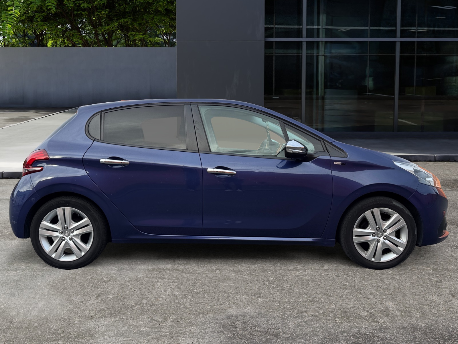 Peugeot 208 5