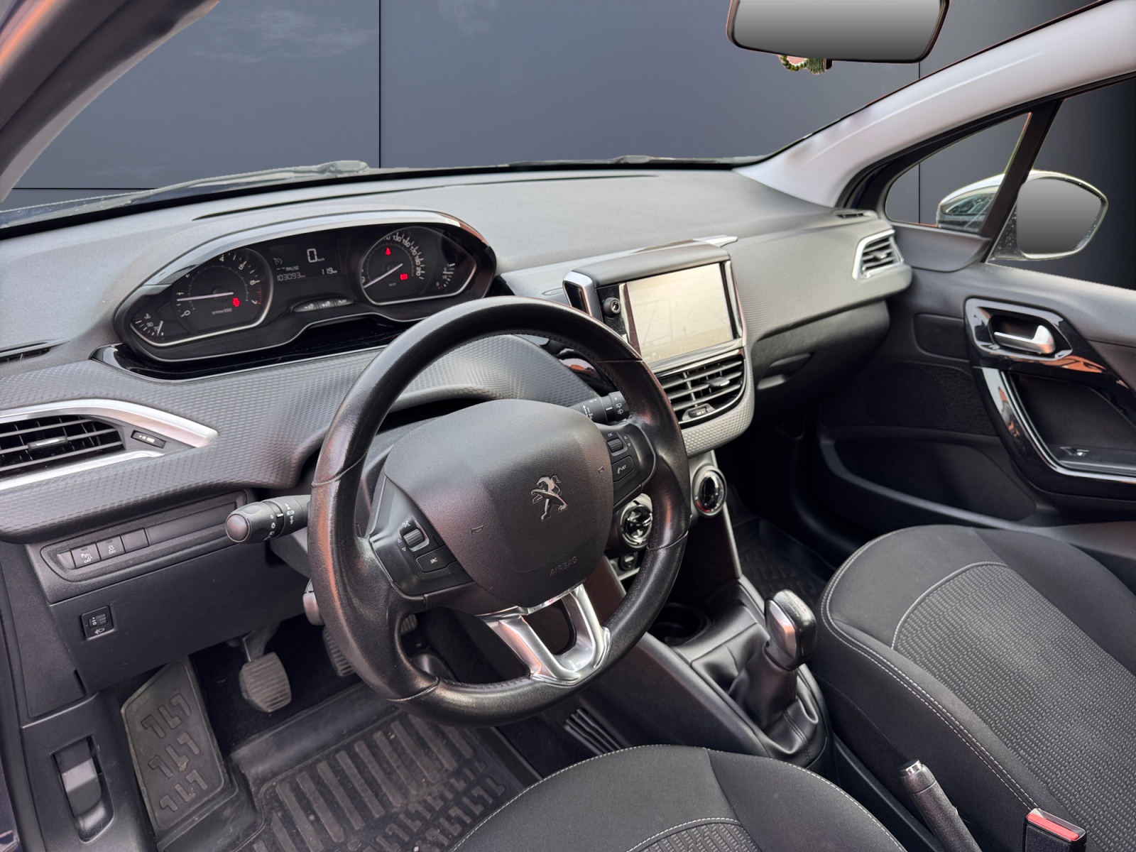 Peugeot 208 7
