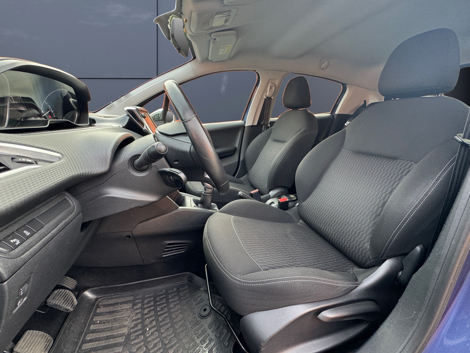 Peugeot 208 8