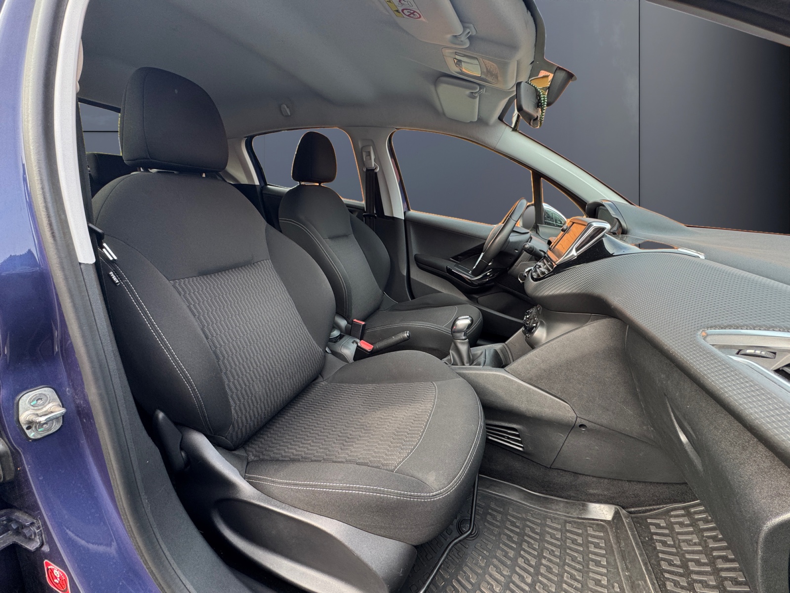Peugeot 208 12