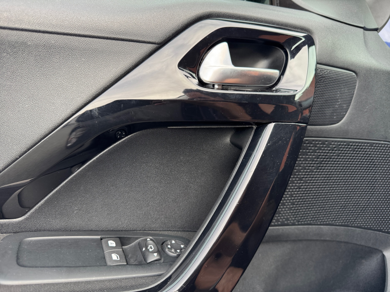 Peugeot 208 16