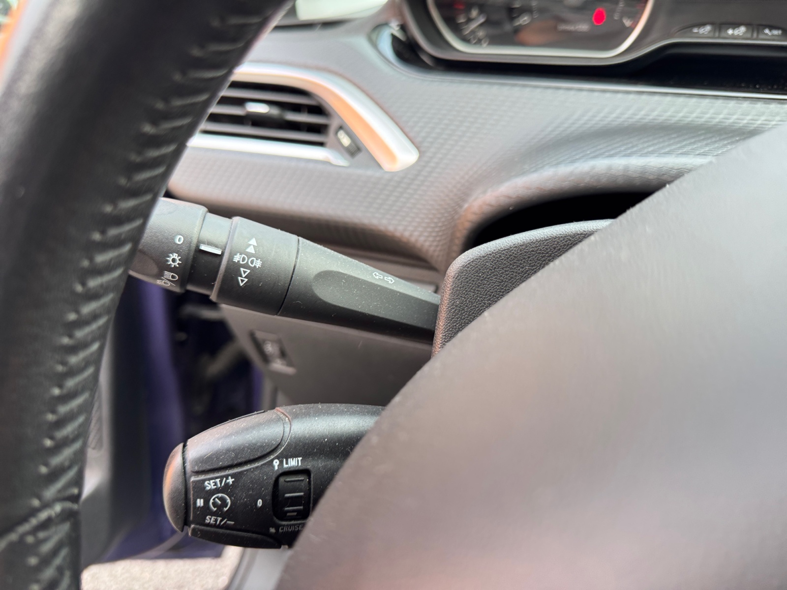 Peugeot 208 19