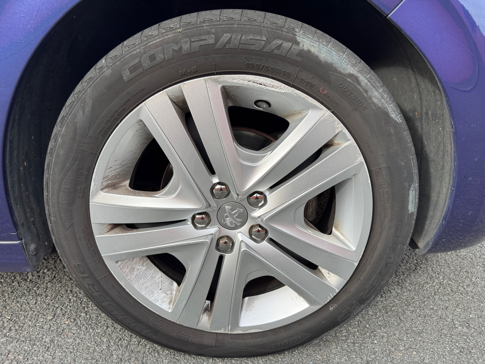 Peugeot 208 33