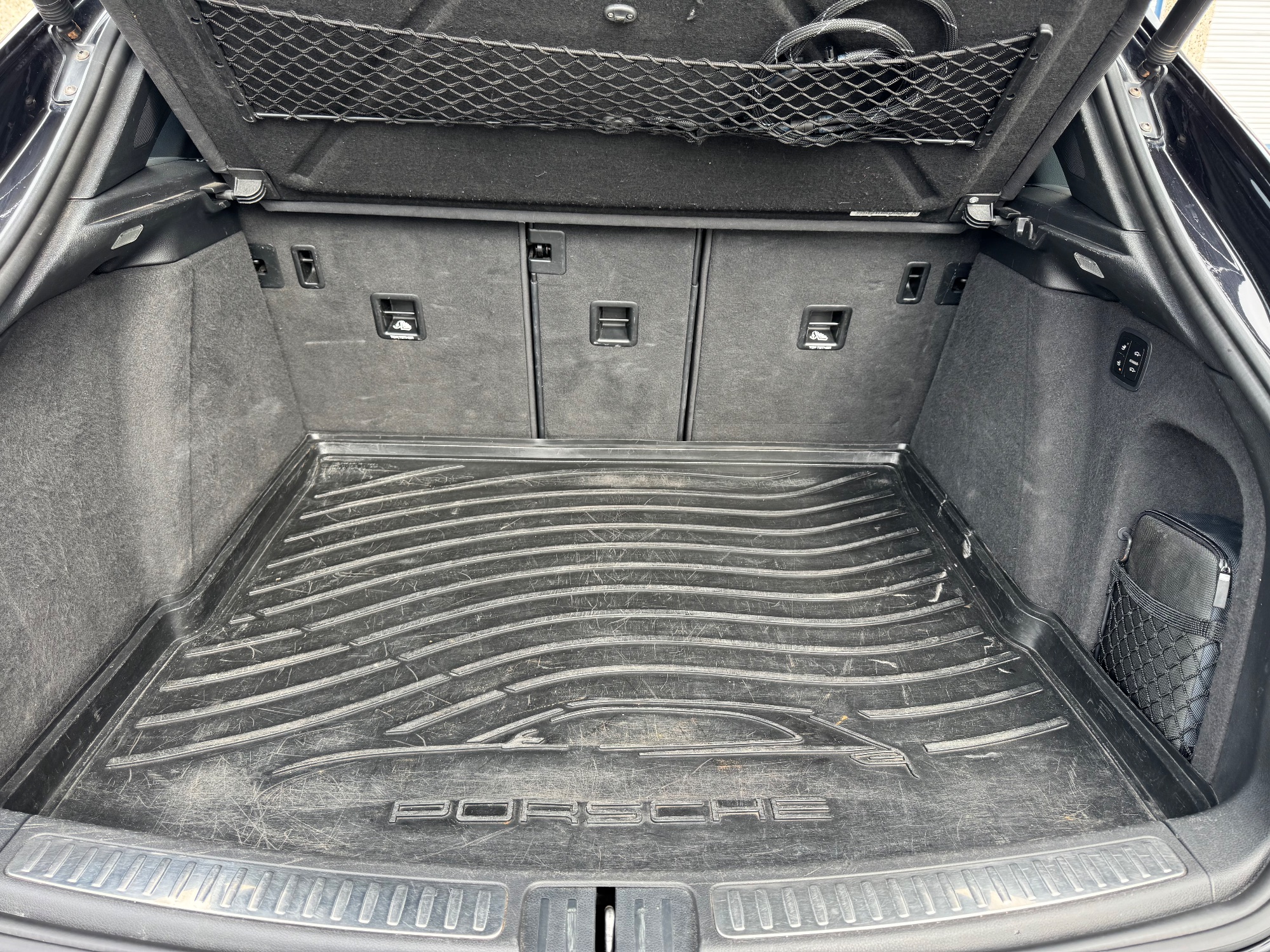 Porsche Macan 38