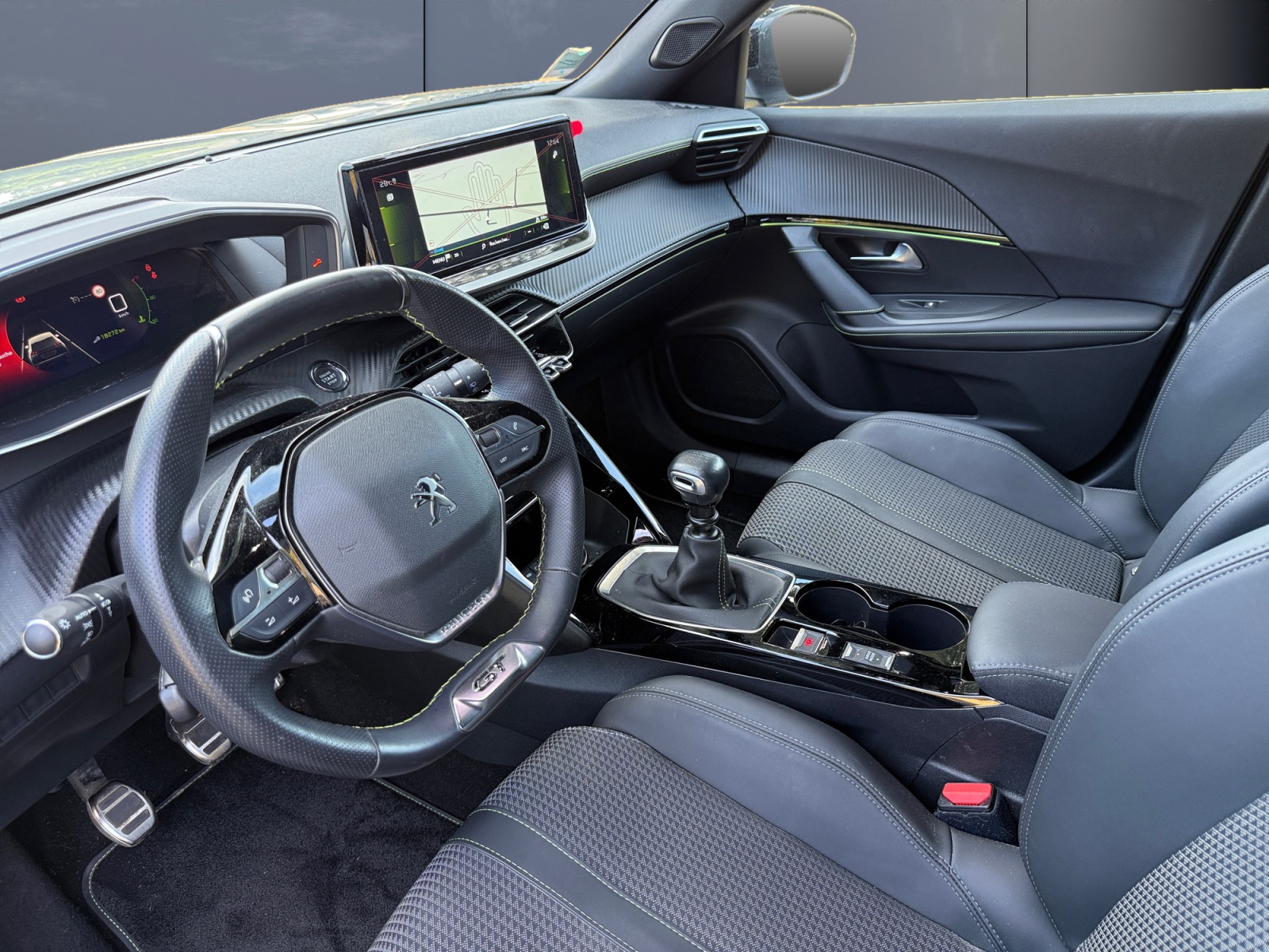 Peugeot 2008 8