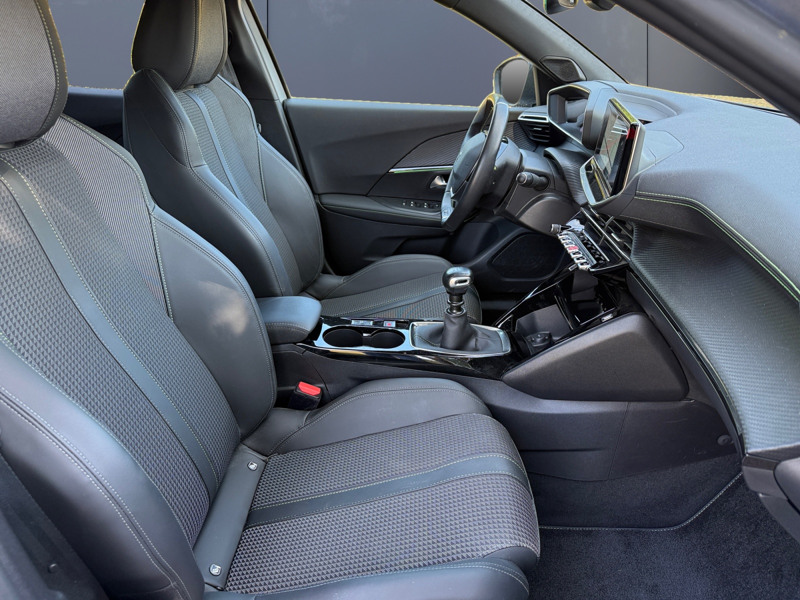 Peugeot 2008 13