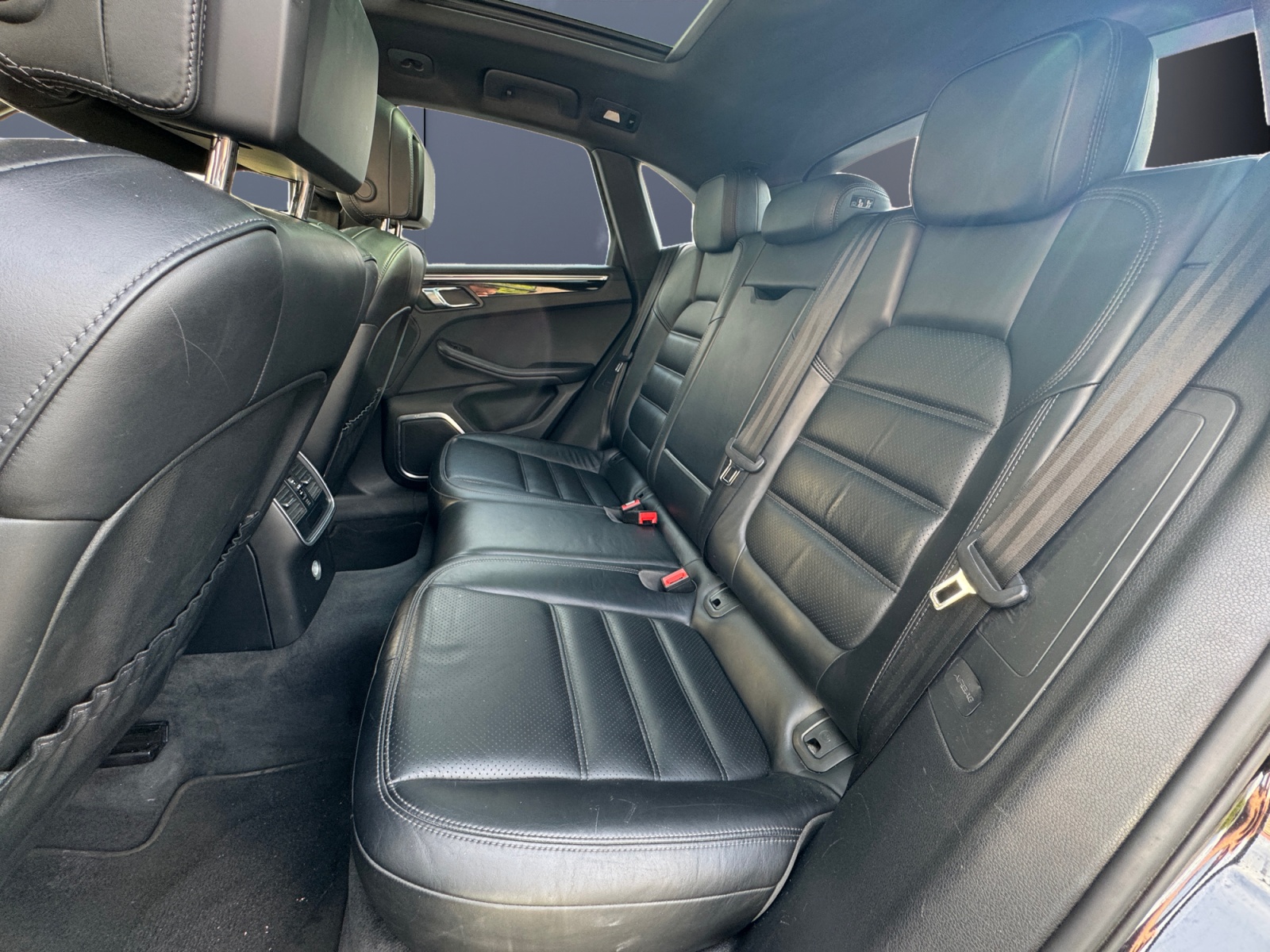 Porsche Macan 10