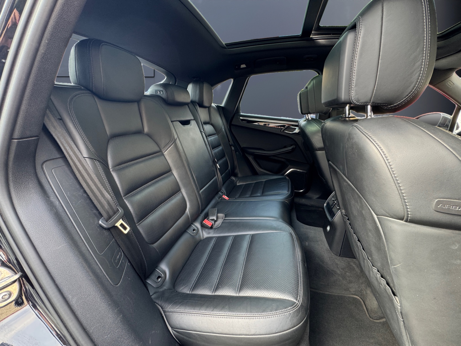 Porsche Macan 11