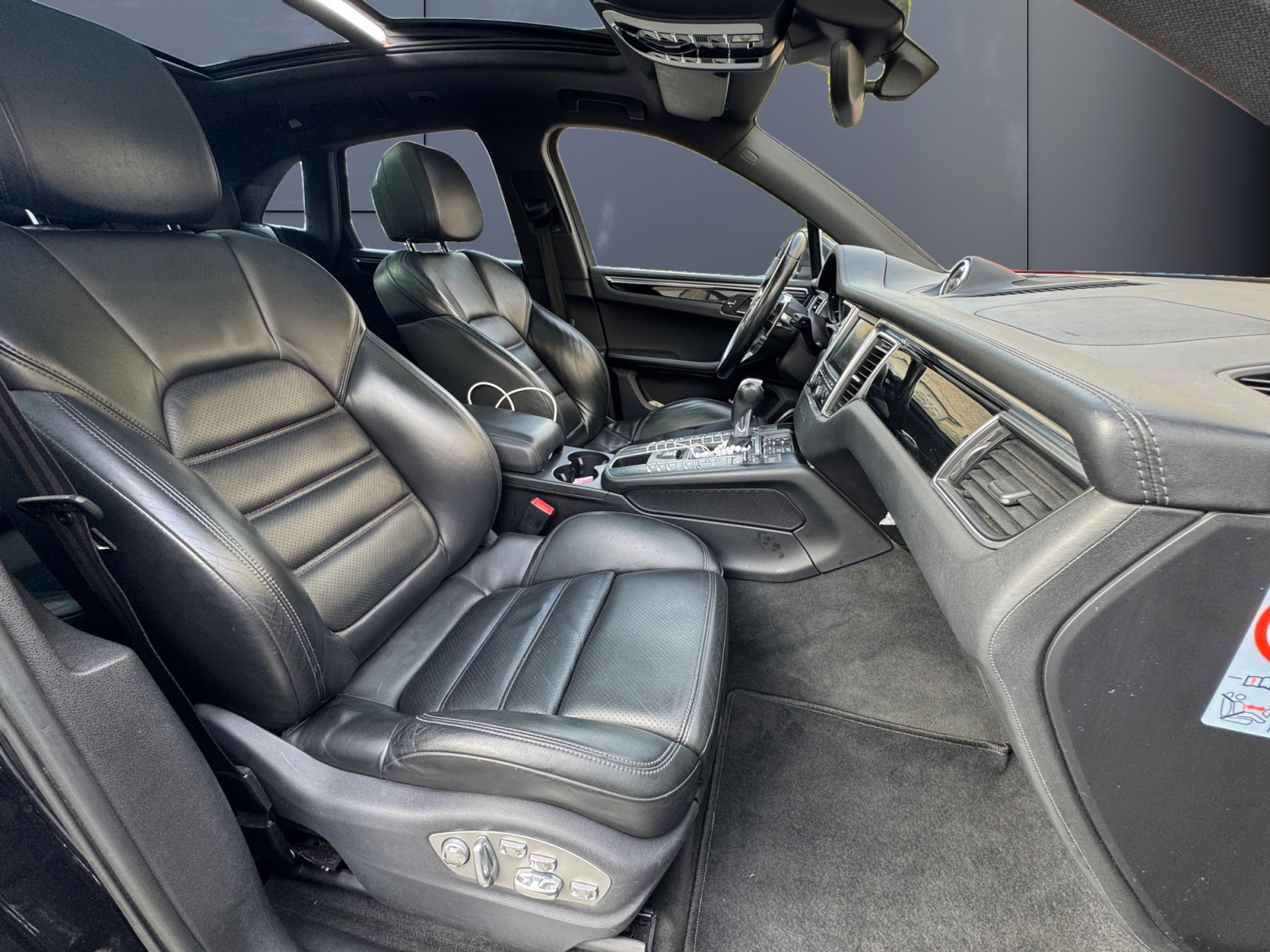 Porsche Macan 13