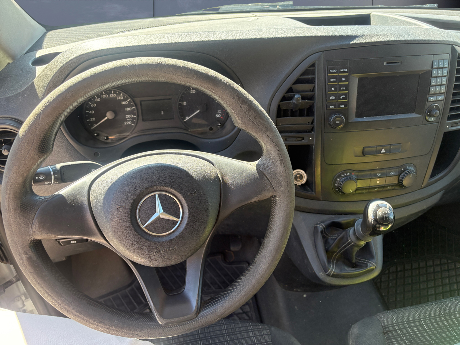 Mercedes-Benz Vito Vu 12