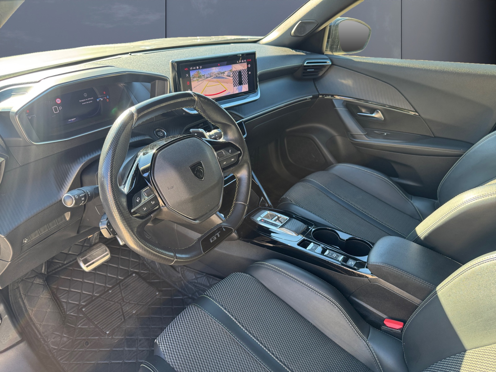 Peugeot 2008 8