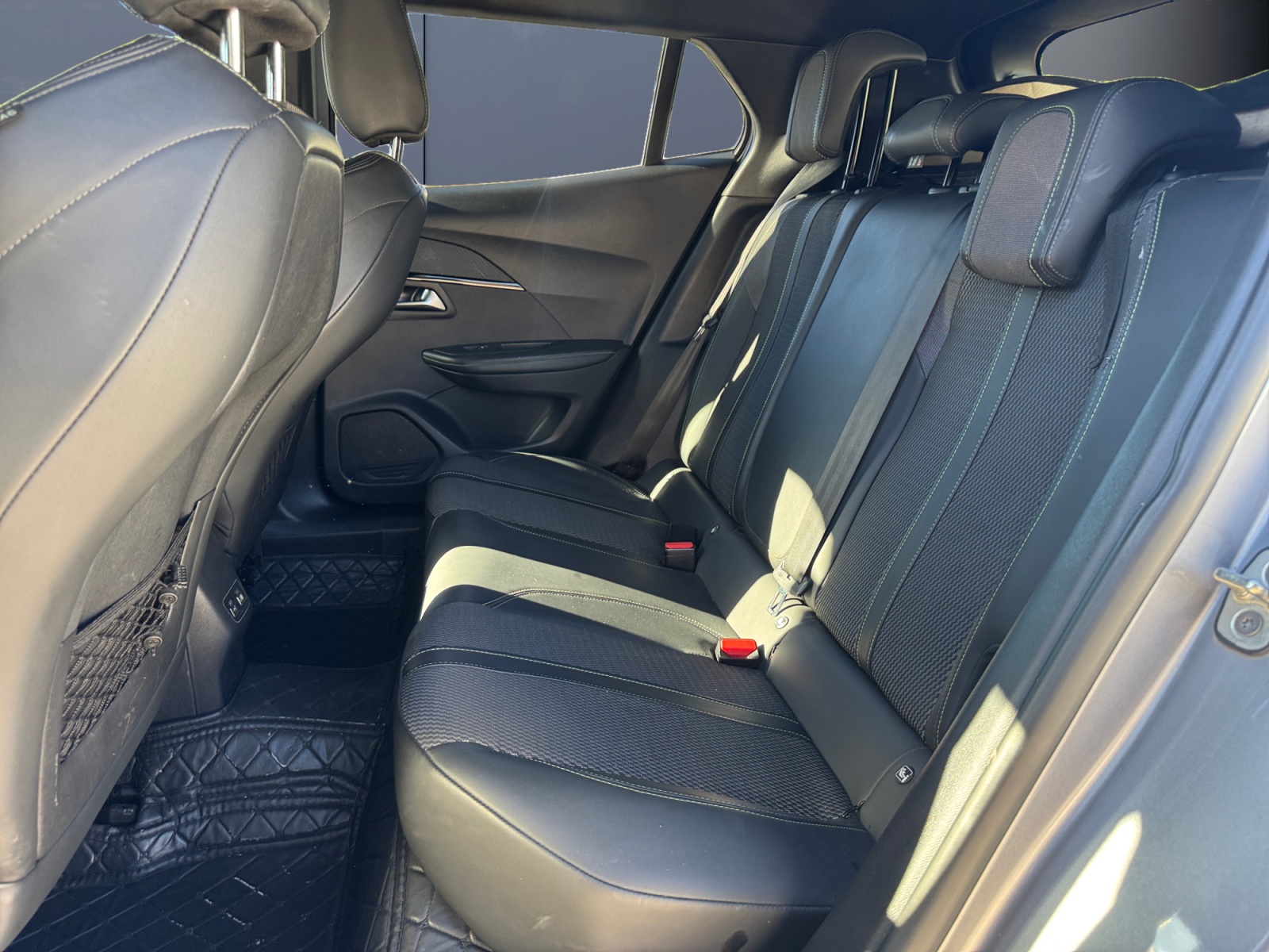 Peugeot 2008 10