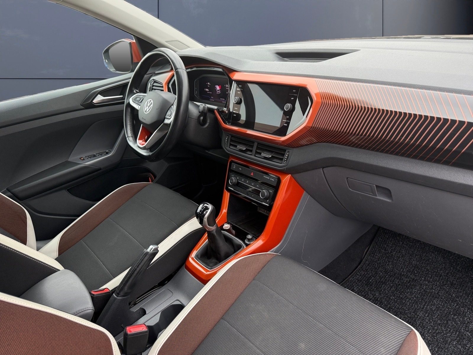Volkswagen T-Cross 12