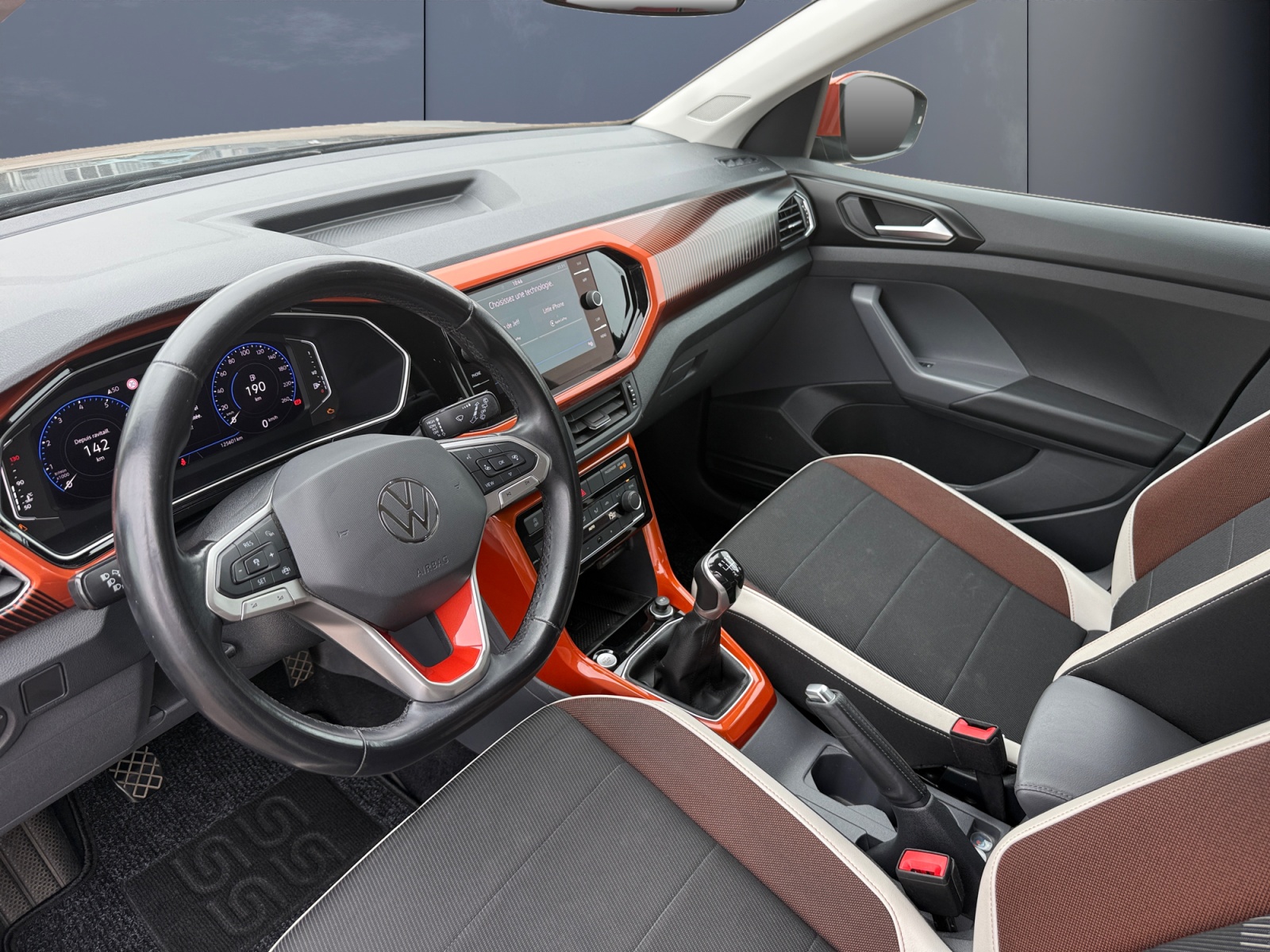 Volkswagen T-Cross 8