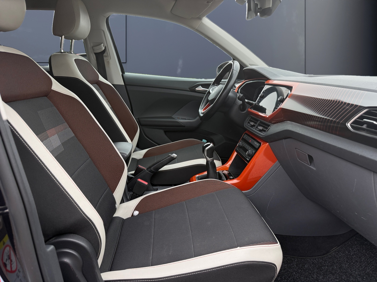 Volkswagen T-Cross 13