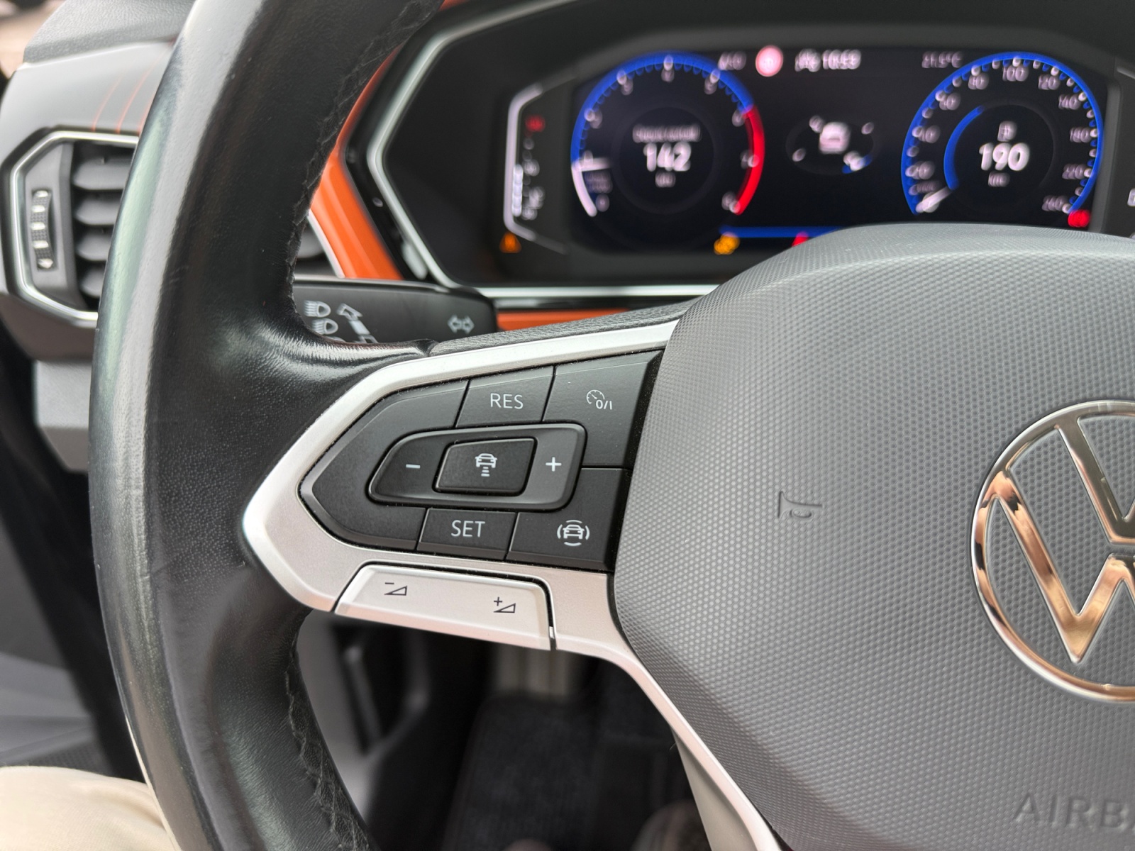 Volkswagen T-Cross 26