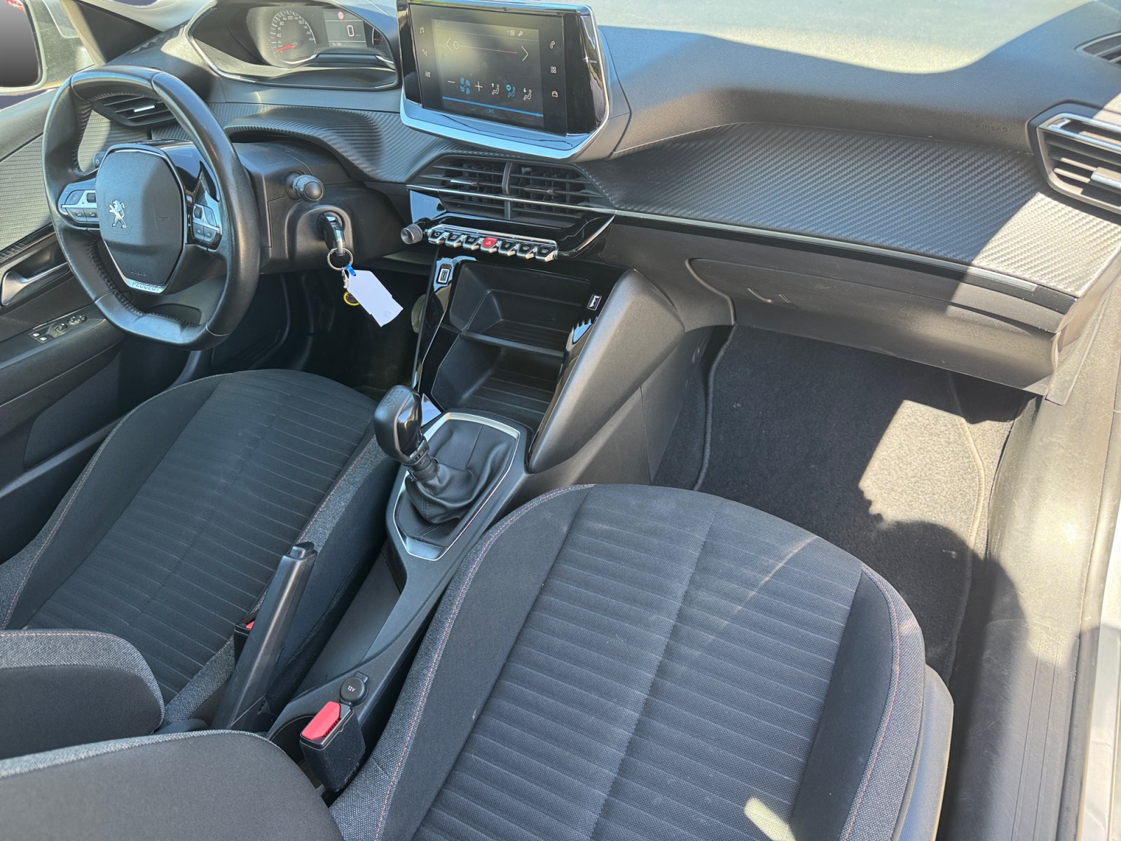 Peugeot 208 12