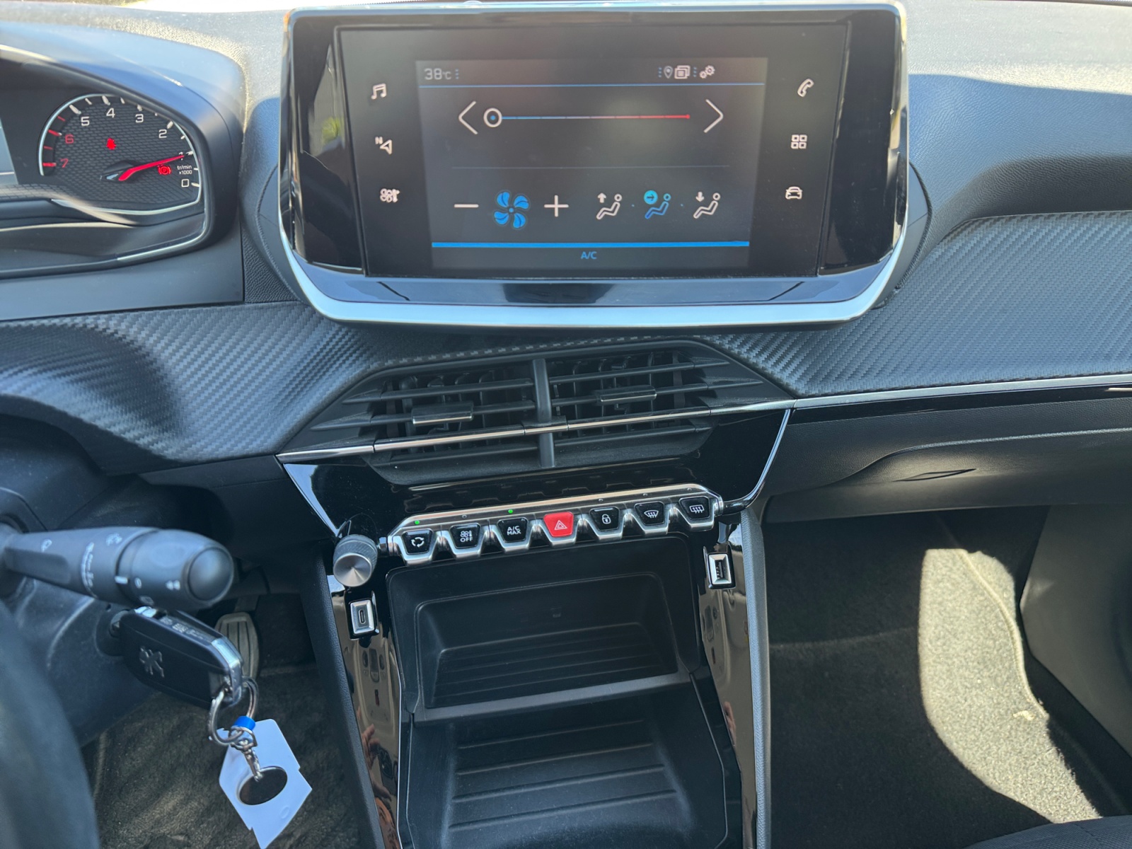 Peugeot 208 22